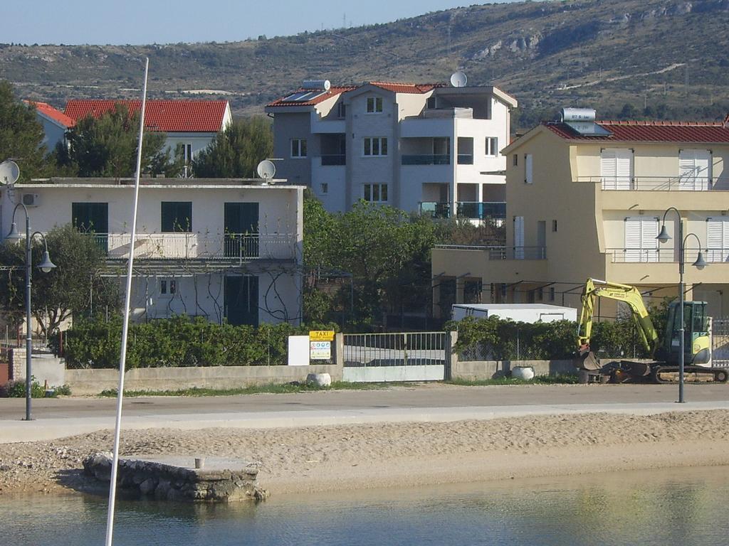 Apartments Villa Erik ロゴズニッツァ エクステリア 写真