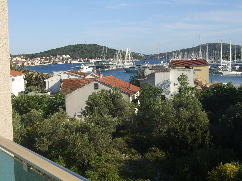Apartments Villa Erik ロゴズニッツァ 部屋 写真